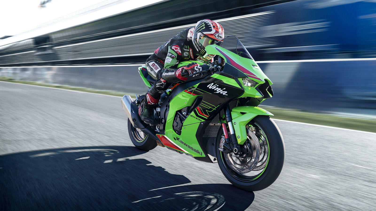 Jonathan Rea on Kawasaki ZX-10R